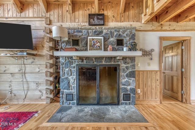 461 Little Switzerland Pvt Drive, Bristol, TN 37620