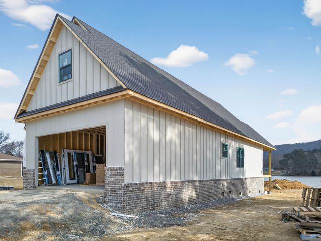 847 Rainbow Haven, Rainbow City, AL 35906