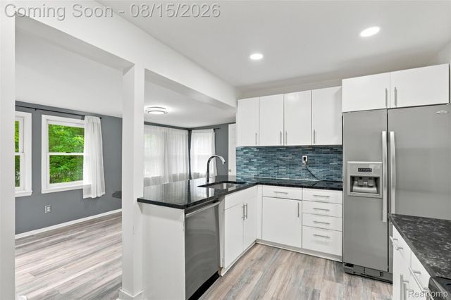 5607 Loveland Street, West Bloomfield Charter Township, MI 48322