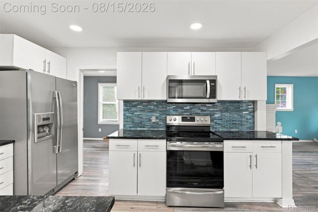 5607 Loveland Street, West Bloomfield Charter Township, MI 48322