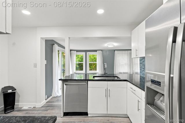 5607 Loveland Street, West Bloomfield Charter Township, MI 48322
