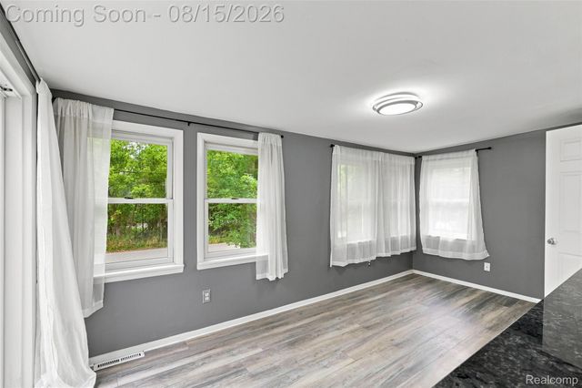 5607 Loveland Street, West Bloomfield Charter Township, MI 48322