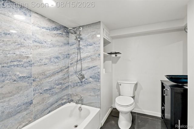 5607 Loveland Street, West Bloomfield Charter Township, MI 48322