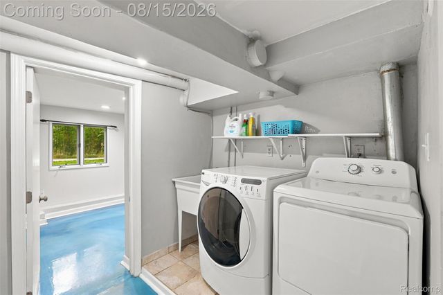 5607 Loveland Street, West Bloomfield Charter Township, MI 48322