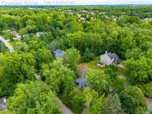 5607 Loveland Street, West Bloomfield Charter Township, MI 48322