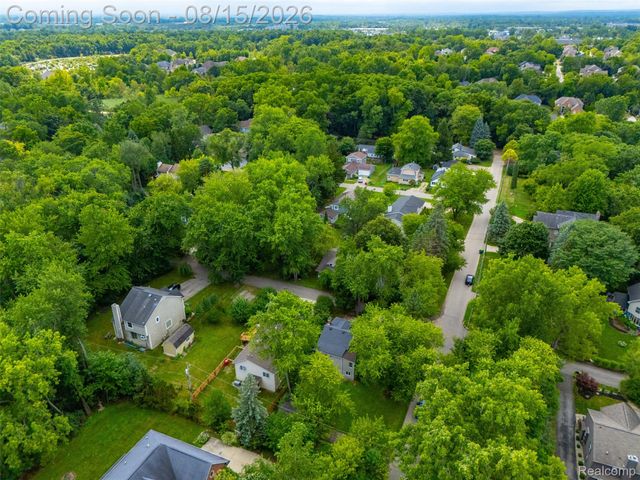 5607 Loveland Street, West Bloomfield Charter Township, MI 48322