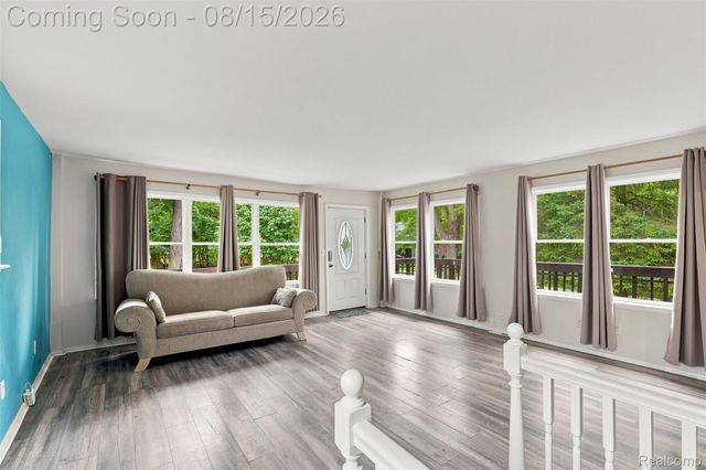 5607 Loveland Street, West Bloomfield Charter Township, MI 48322