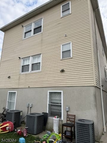 189 Astor St, Newark City, NJ 07114