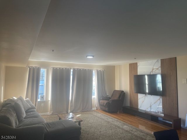 189 Astor St, Newark City, NJ 07114