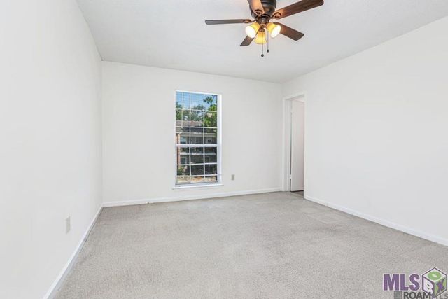 4625 Parkoaks Dr, Baton Rouge, LA 70816