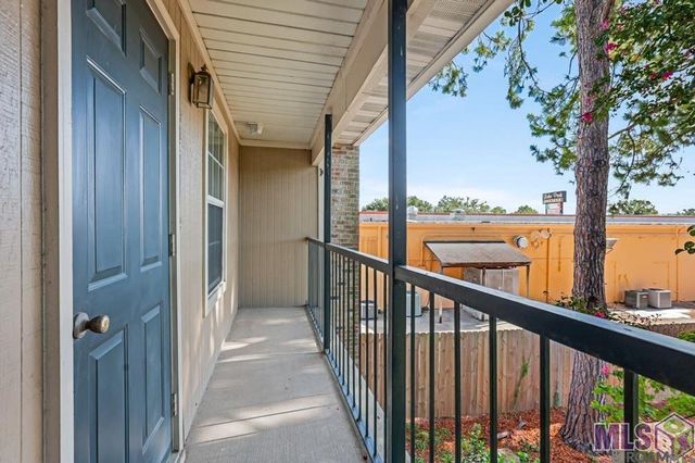 4625 Parkoaks Dr, Baton Rouge, LA 70816