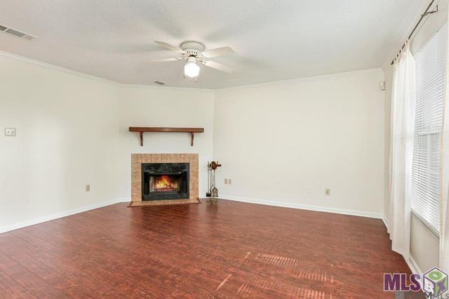 4625 Parkoaks Dr, Baton Rouge, LA 70816
