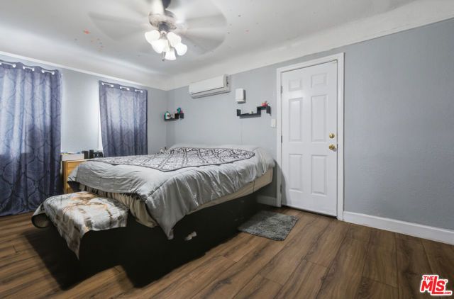 642 W 95th Street, Los Angeles, CA 90044