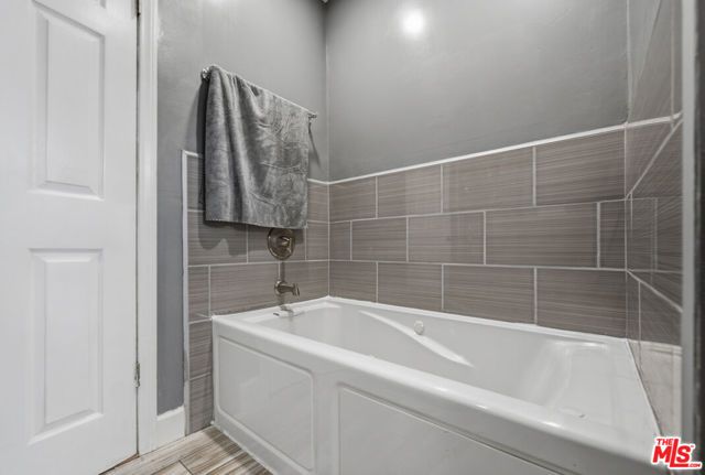 642 W 95th Street, Los Angeles, CA 90044