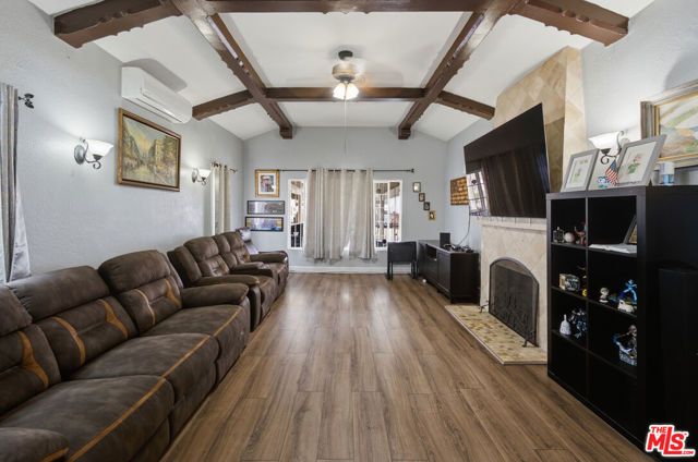 642 W 95th Street, Los Angeles, CA 90044