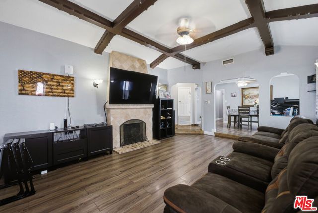 642 W 95th Street, Los Angeles, CA 90044