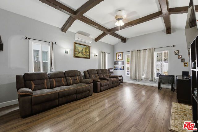 642 W 95th Street, Los Angeles, CA 90044
