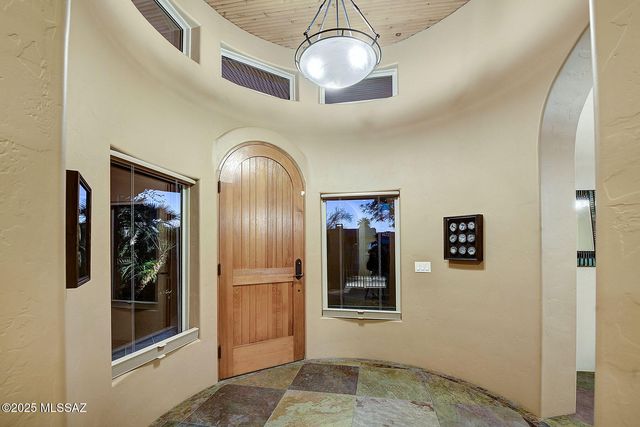 11158 N Pusch Ridge Vistas Drive, Oro Valley, AZ 85737