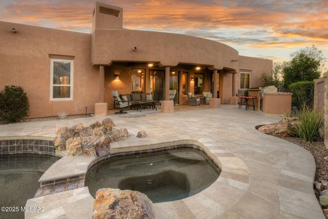 11158 N Pusch Ridge Vistas Drive, Oro Valley, AZ 85737