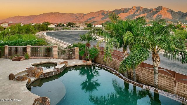 11158 N Pusch Ridge Vistas Drive, Oro Valley, AZ 85737