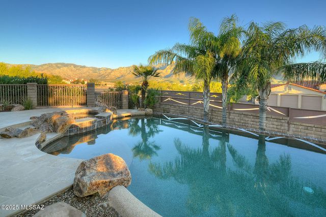 11158 N Pusch Ridge Vistas Drive, Oro Valley, AZ 85737