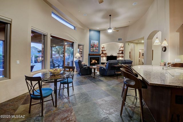 11158 N Pusch Ridge Vistas Drive, Oro Valley, AZ 85737