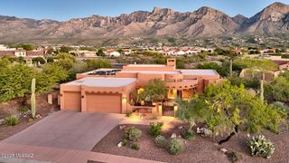11158 N Pusch Ridge Vistas Drive, Oro Valley, AZ 85737
