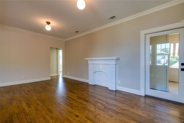 2837 Hemphill Street 202, Fort Worth, TX 76110