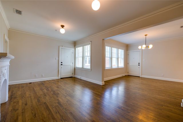 2837 Hemphill Street 202, Fort Worth, TX 76110