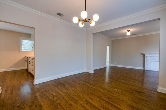 2837 Hemphill Street 202, Fort Worth, TX 76110