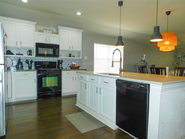 2020 Jasmine Valley Drive, Little Elm, TX 75068