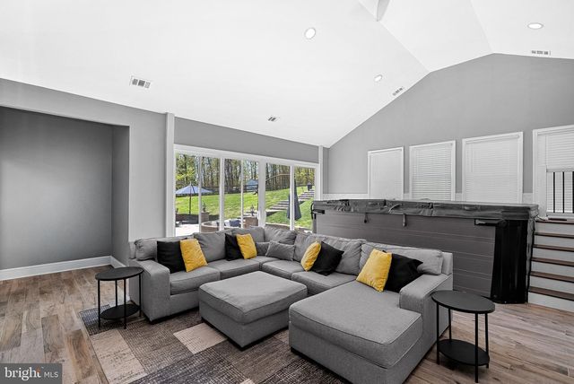 21247 SMOKEHOUSE CT, Ashburn, VA 20147