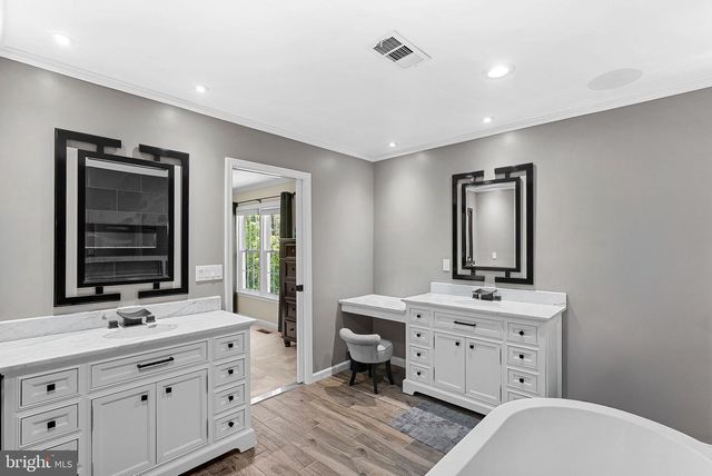 21247 SMOKEHOUSE CT, Ashburn, VA 20147