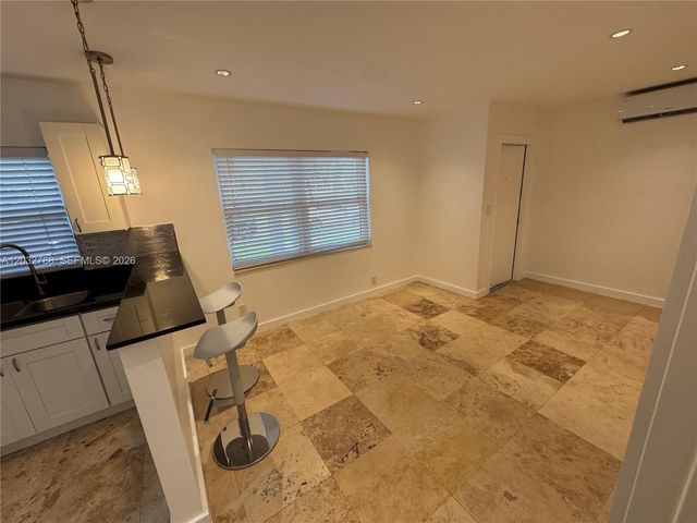901 SE 2nd Court 3, Fort Lauderdale, FL 33301