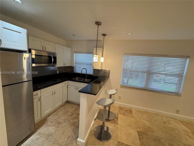 901 SE 2nd Court 3, Fort Lauderdale, FL 33301
