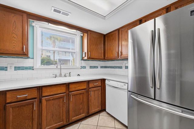 933 Perrin Dr., North Myrtle Beach, SC 29582