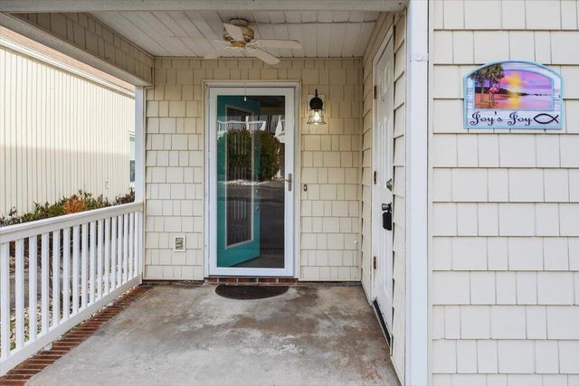 933 Perrin Dr., North Myrtle Beach, SC 29582