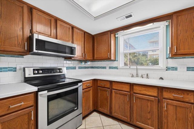 933 Perrin Dr., North Myrtle Beach, SC 29582