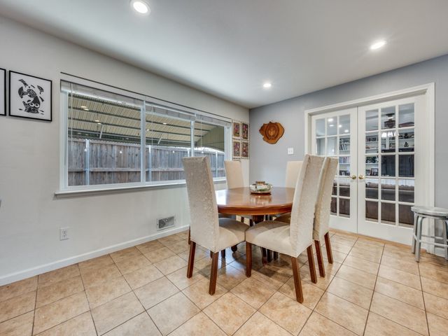 9835 Estate Lane, Dallas, TX 75238