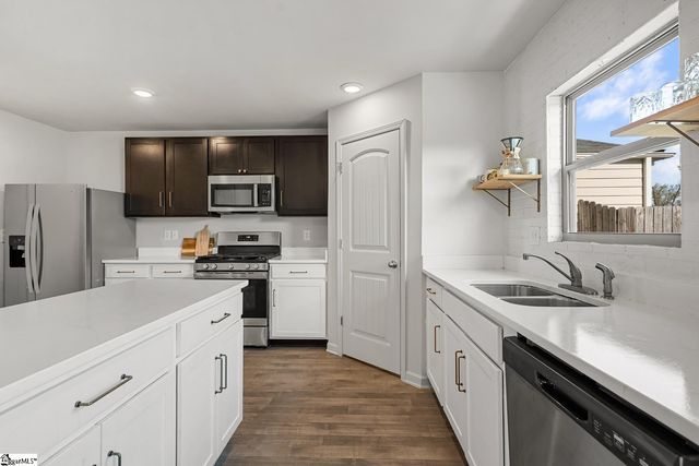 938 Equine Drive, Roebuck, SC 29376