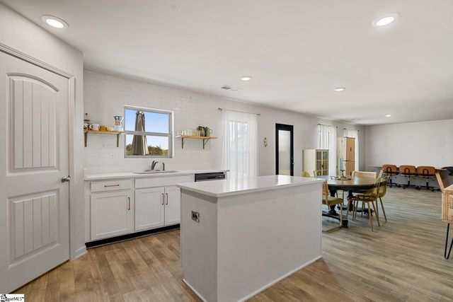 938 Equine Drive, Roebuck, SC 29376