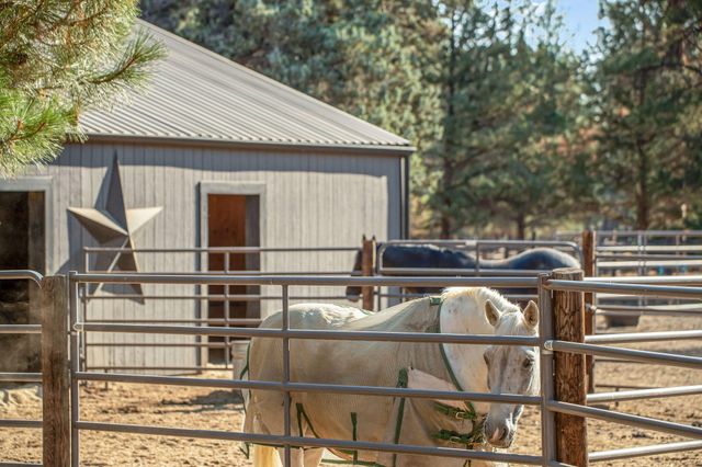 15624 National Forest Lane, Sisters, OR 97759