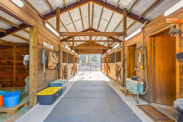 15624 National Forest Lane, Sisters, OR 97759