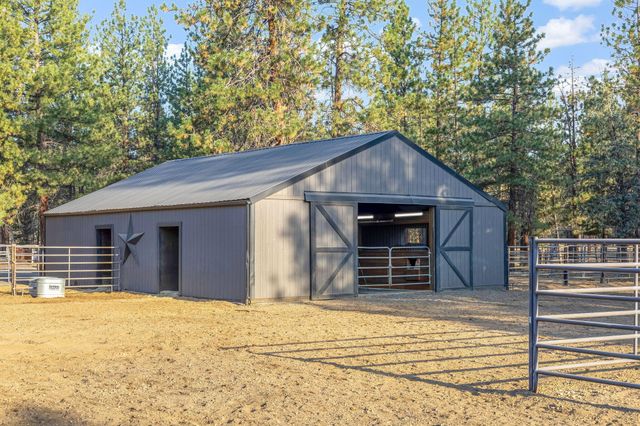 15624 National Forest Lane, Sisters, OR 97759