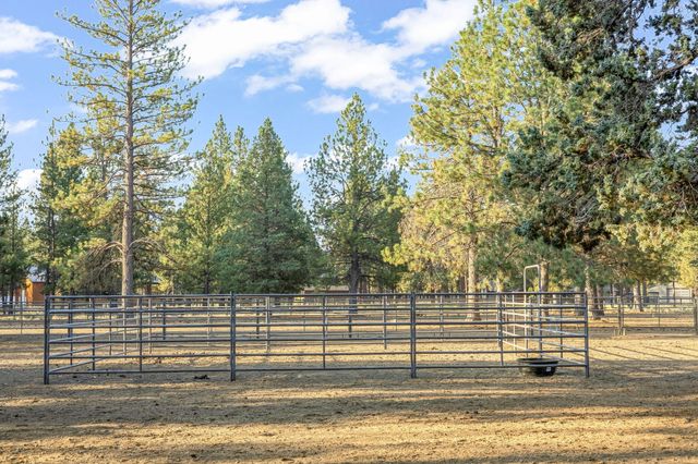 15624 National Forest Lane, Sisters, OR 97759