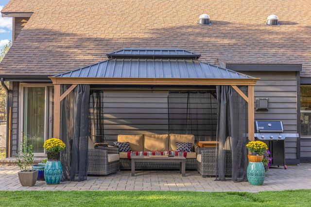 15624 National Forest Lane, Sisters, OR 97759