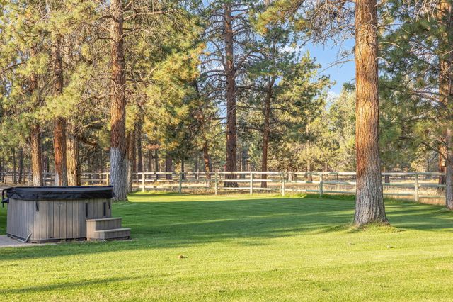 15624 National Forest Lane, Sisters, OR 97759