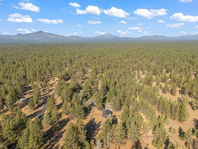 15624 National Forest Lane, Sisters, OR 97759