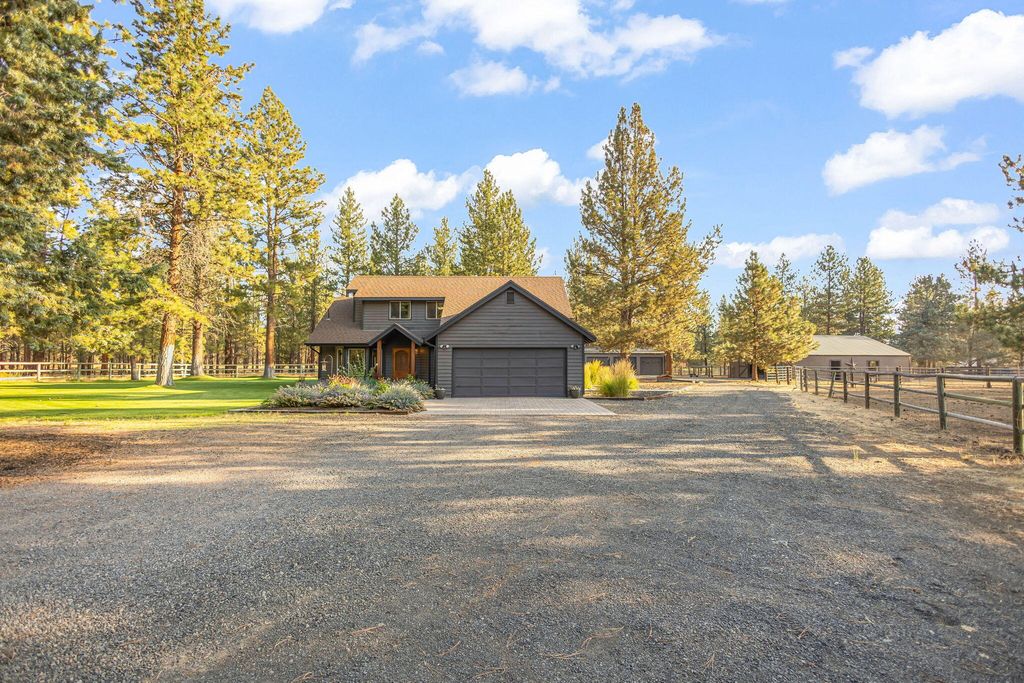 15624 National Forest Lane, Sisters, OR 97759