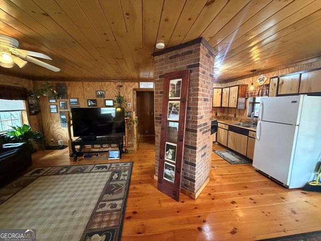 636 Bear Paw Trail, Blue Ridge, GA 30513